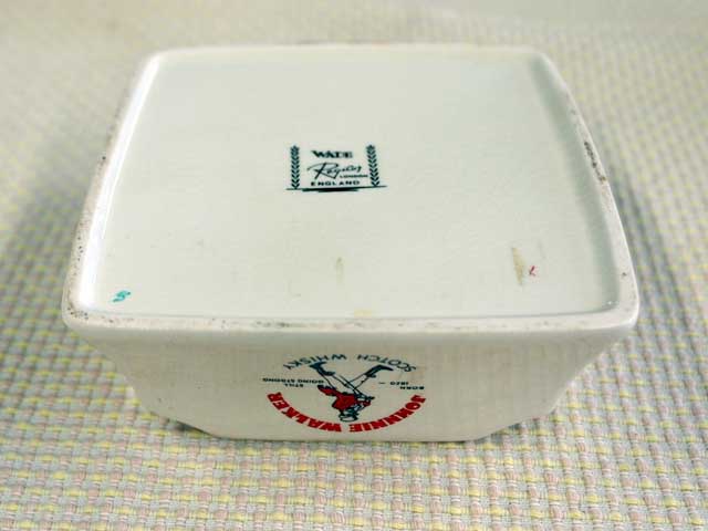 雑貨（パブ・グッズ） 灰皿 灰皿 （Johnnie Waker)白　１９６０年代