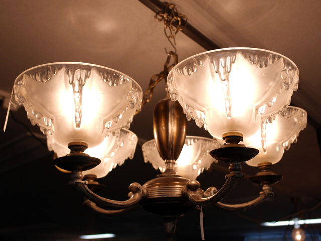 アンティーク　照明 シャンデリア・ハンギングランプ ５灯　シャンデリア　（3600　シェード　5個付き）