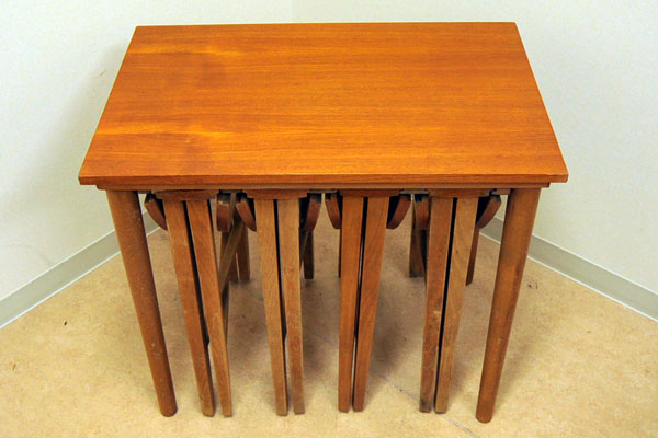 アンティーク　家具 テーブル・ダイニングセット ネストテーブル（収納丸テーブル×４）