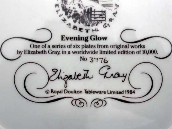アンティーク　陶磁器 飾り用プレート ロイヤルドルトン（Royal Doulton)　飾り皿　Elizabeth Gray