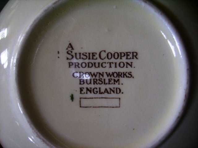 スージークーパー(Susie Cooper)　ドレスデン・スプレイ (Dresden Spray)　スープカップ（１）（２）（３）（４）　4客セット アンティーク　陶磁器 スージークーパー