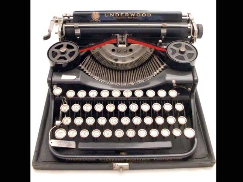 画像1: タイプライター　Underwood Standard Portable Typewriter (1)