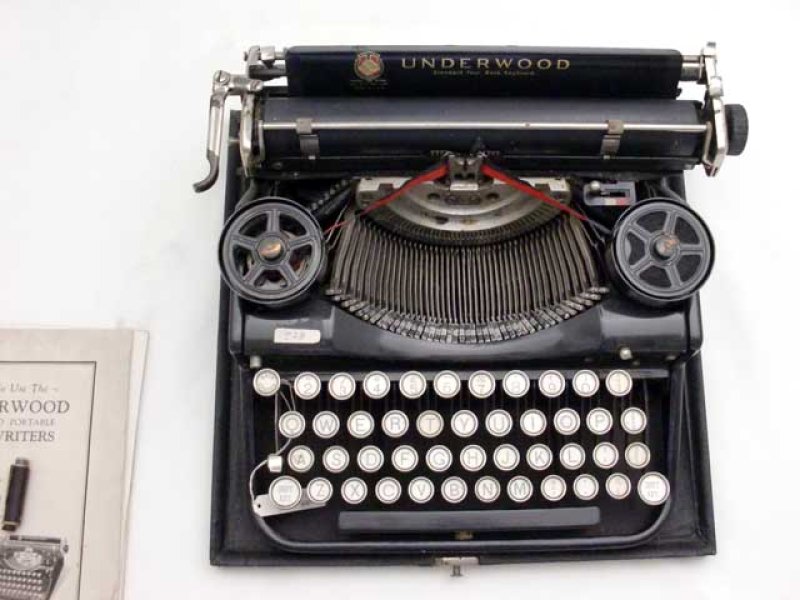 画像5: タイプライター　Underwood Standard Portable Typewriter (5)