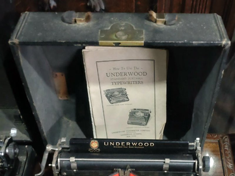 画像4: タイプライター　Underwood Standard Portable Typewriter (4)