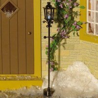 ストリート・ランタン　街灯　メタル製　LED（電池付）