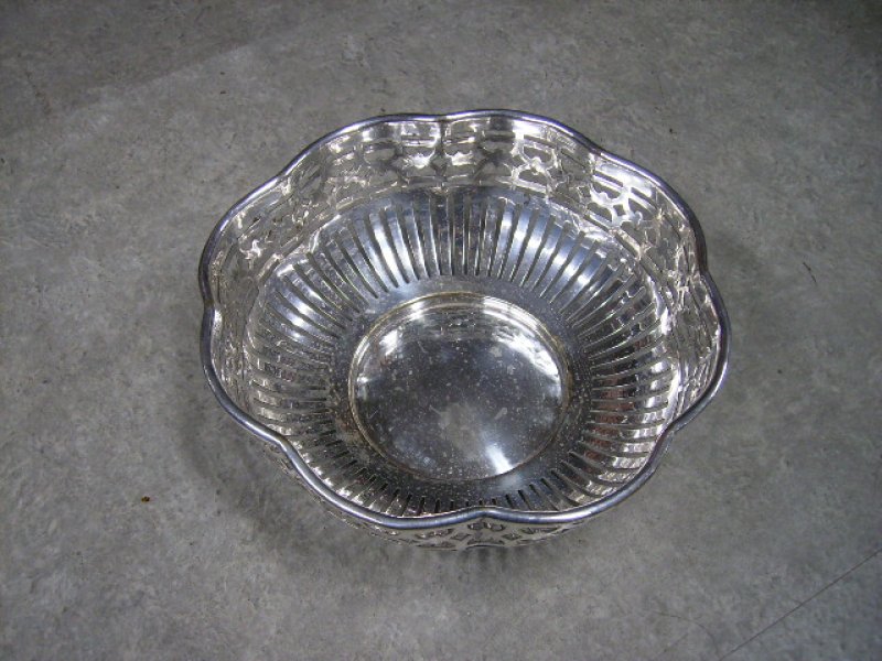 画像1: シルバープレート　フルーツ入れ (1)