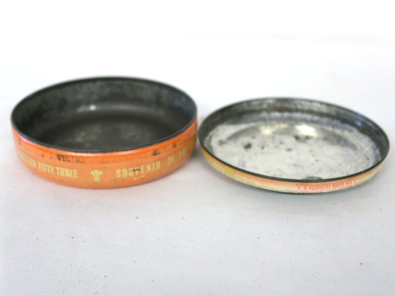 画像1: ビンテージ　ティン(缶) 1953年 エリザベス女王  戴冠式記念