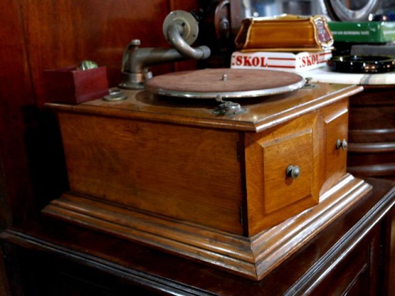 画像9: 蓄音機 (9)