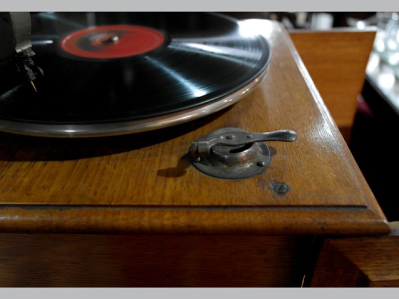 画像8: 蓄音機 (8)