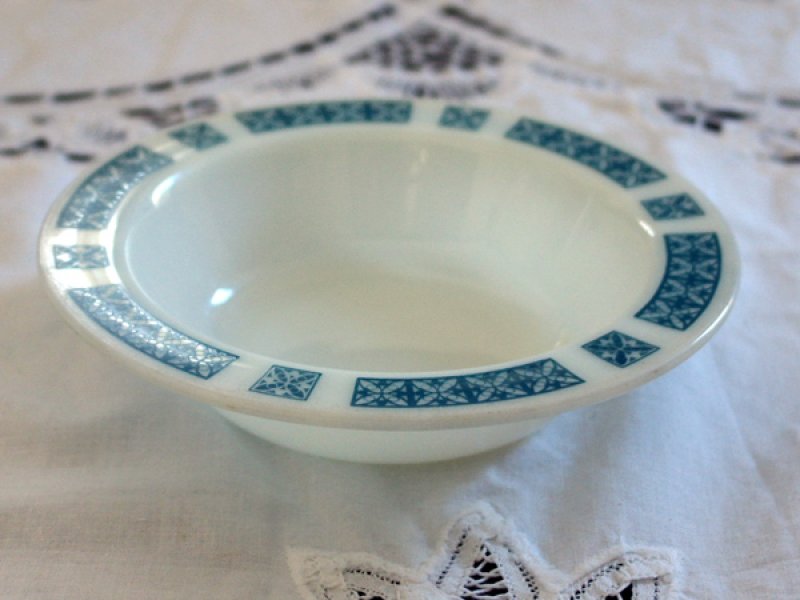 画像1: オールドパイレックス　英国 JAJ社製 チェルシー フルーツボウル（小） (1)