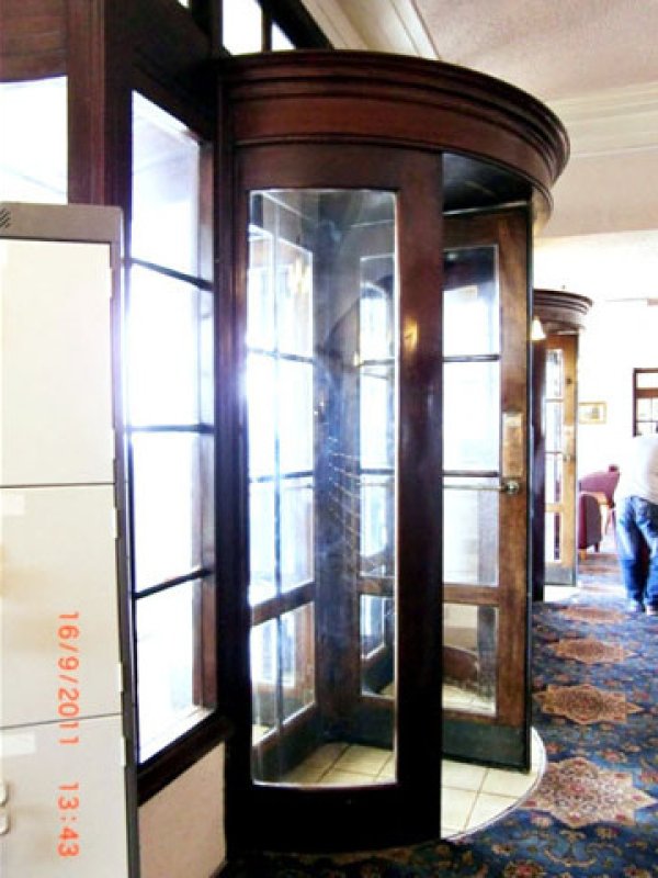 画像5: 回転ドア (5)