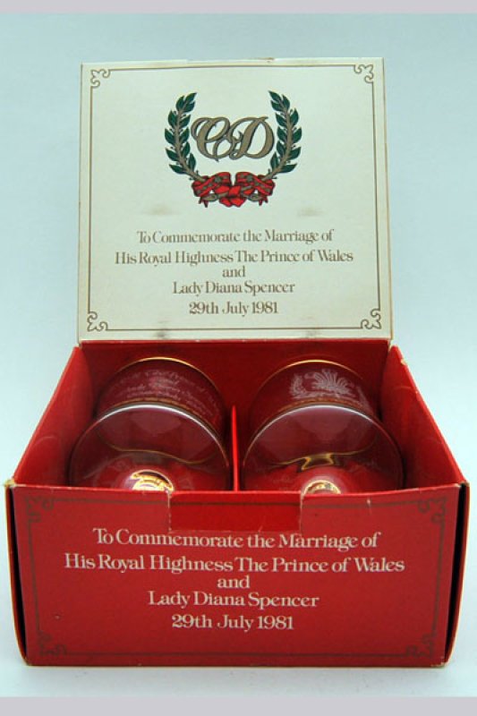 画像3: 英国王室　ウェディング　ゴブレット　ペア（1981年）　箱入り　未使用 (3)