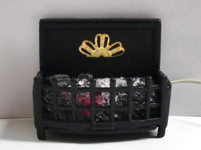 1/12サイズのドールハウス用ミニチュア　ファイアー・バスケット（暖炉焚火台）