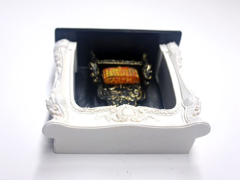 1/12サイズのドールハウス用ミニチュアロココ調マントルピース（暖炉）です