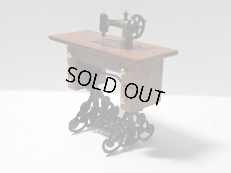 画像2: 足踏みミシン (2)