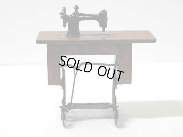 画像3: 足踏みミシン