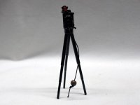 三脚付カメラ