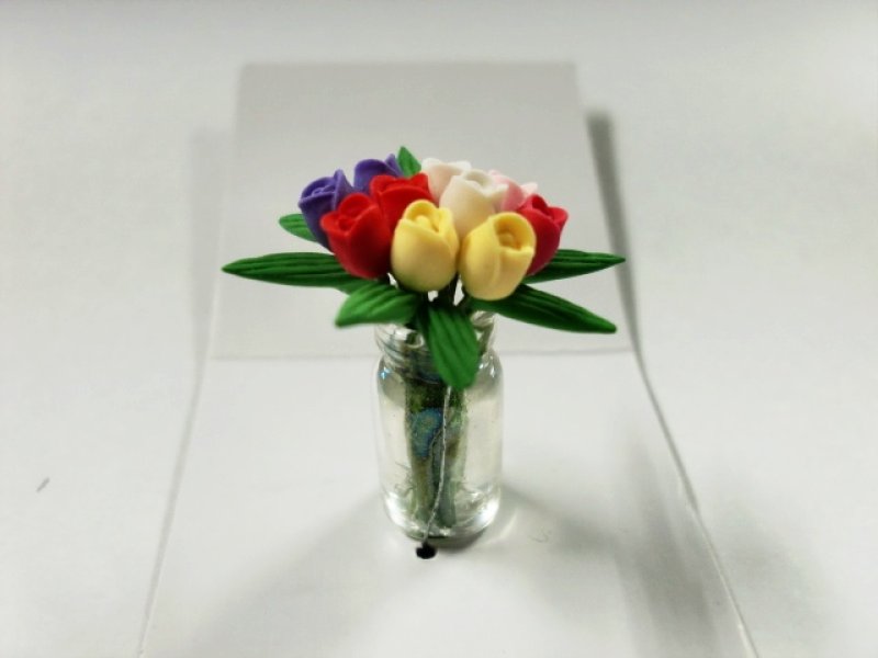 画像2: ガラス花瓶入り”チューリップ” (2)