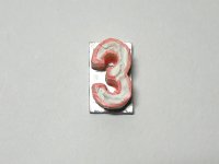 バースデー　ケーキ　”３”　ピンク