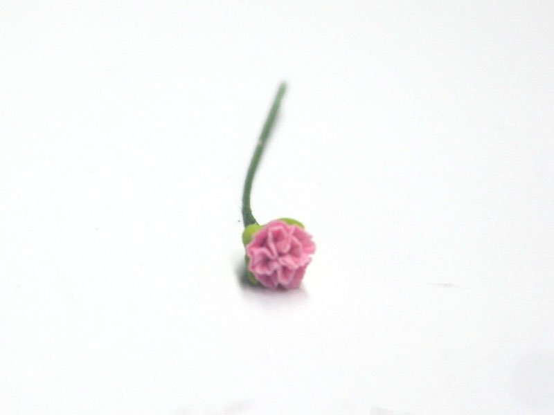 1/12サイズのドールハウス用ミニチュアカーネーション　ピンク　薄です