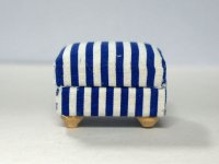 フット・スツール　ブルー・ストライプ