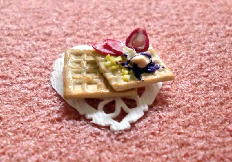 ミニチュア 1/12スケールワッフル　B　ドイリー付