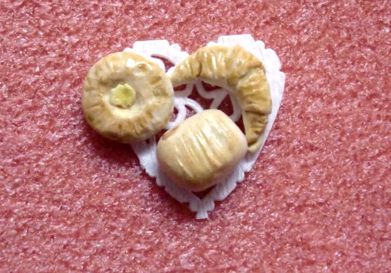 ミニチュア 1/12スケールデニッシュ ペストリー　3個セット　A　ドイリー付