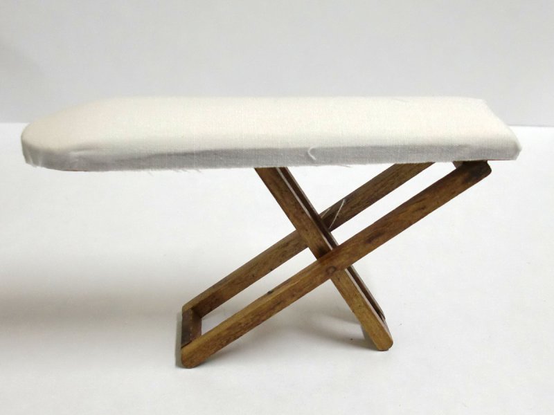 画像1: アイロン台　マホガニー　折りたたみ可 (1)