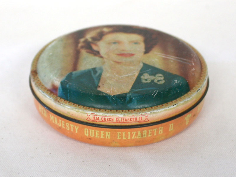 画像1: ビンテージ　ティン（缶）　1953年　エリザベス女王 QUEEN ELIZABETH II　CHOCOLATE