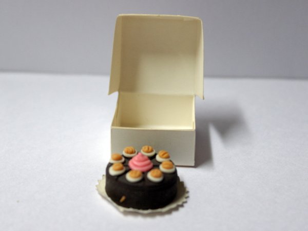 画像1: ケーキ　箱入り (1)