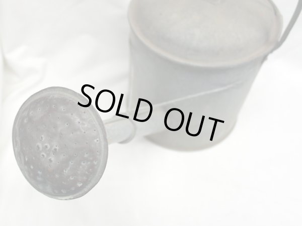 画像3: ブリキ　ジョウロ　1-1/2ガロン（約6.8リットル） (3)