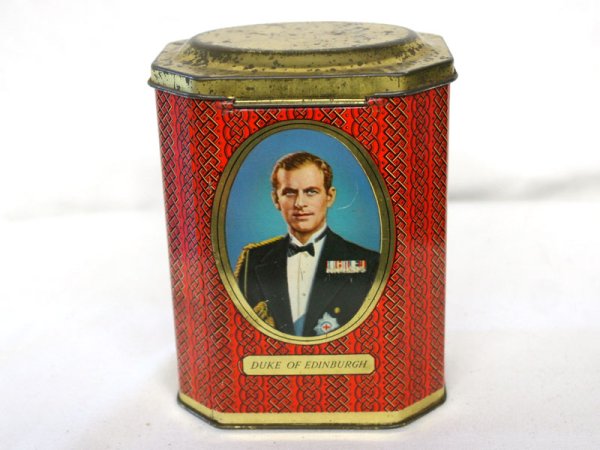 画像3: ビンテージ缶 1953年 エリザベス女王 戴冠式記念 (3)