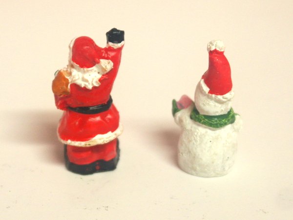 1/12サイズのドールハウス用ミニチュアクリスマス・フィギュア　2体です