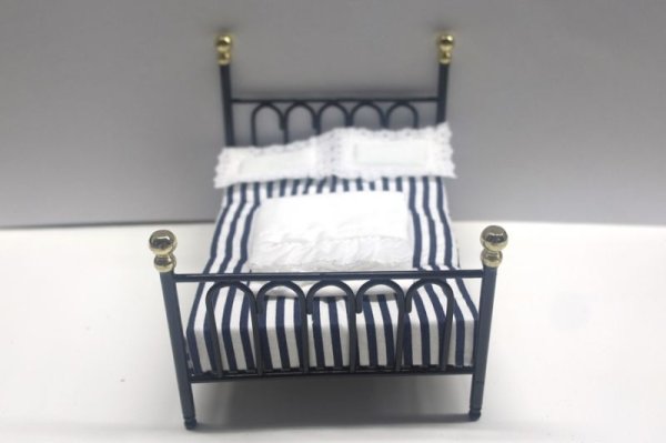 画像2: ベッド　ブラック　キャストアイアン (2)