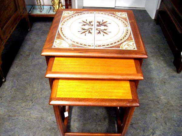 画像2: G-PLAN(ジープラン)ネスト・テーブル(タイル入り) ミッドセンチュリー (2)