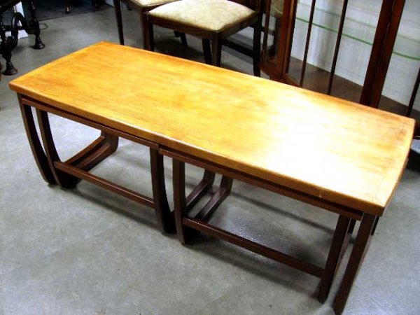 画像2: ネストテーブル ミッドセンチュリー イギリスRemploy  Furniture 社 (2)