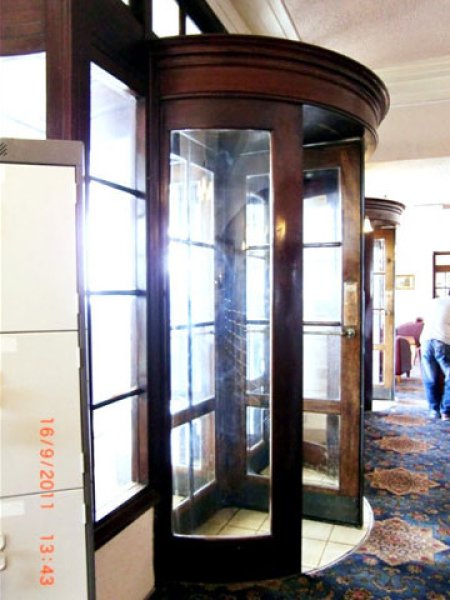 画像5: 回転ドア (5)