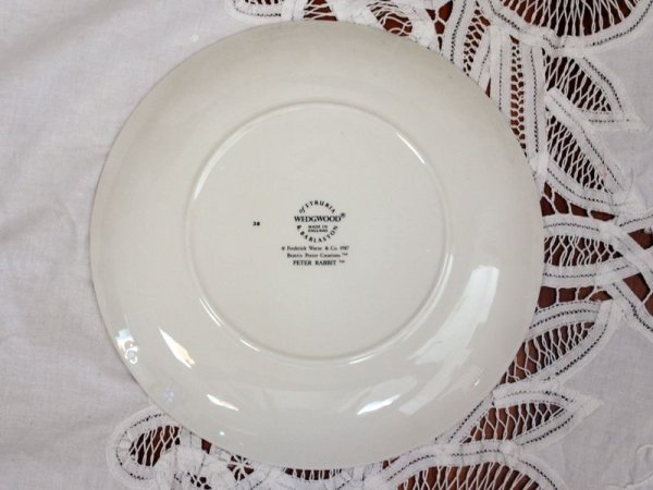 画像3: ウェッジウッド(Wedgewood) ピーターラビット クリスマスプレート 1987年 (3)