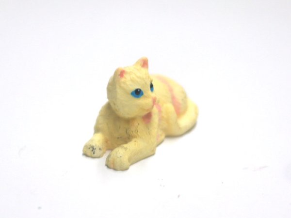 1/12サイズのドールハウス用ミニチュア猫です