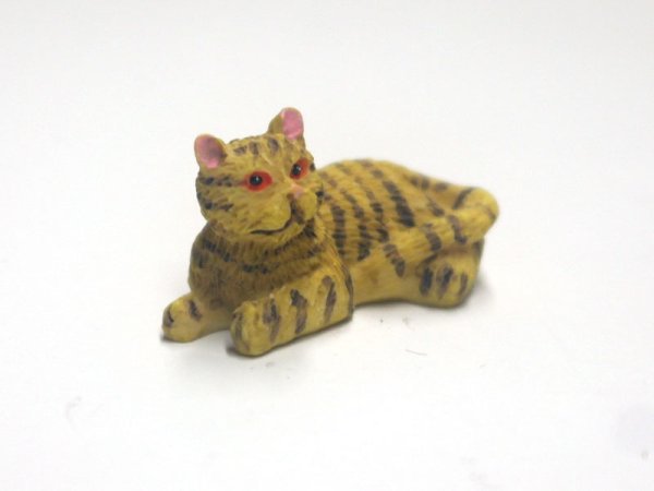 1/12サイズのドールハウス用ミニチュア猫です