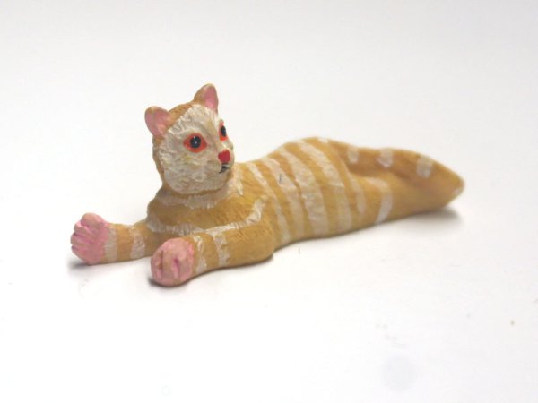 1/12サイズのドールハウス用ミニチュア猫です