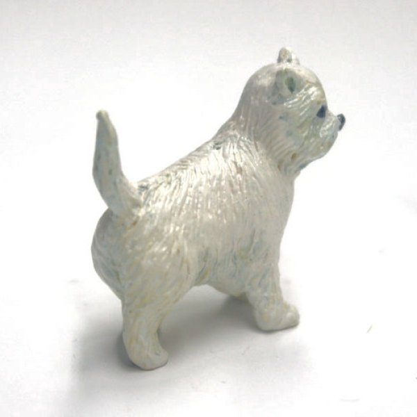 1/12サイズのドールハウス用ミニチュア犬です