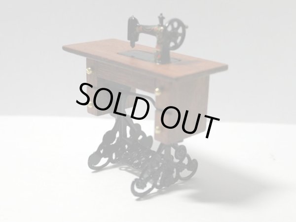 画像2: 足踏みミシン (2)