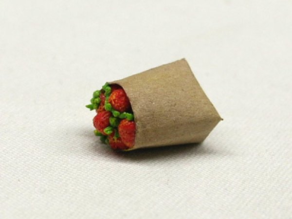 画像3: 紙袋入り果物（ストロベリー） (3)