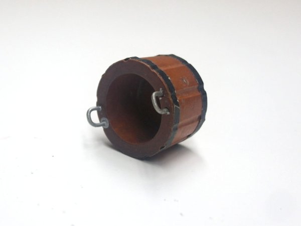 1/12サイズのドールハウス用ミニチュア木おけ（タブ）です