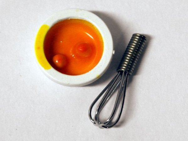 画像2: 卵入りボウル＆泡だて器 (2)