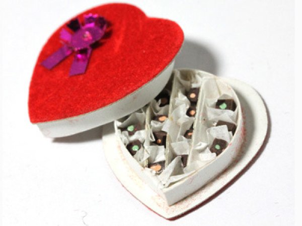 画像2: チョコレート　ハート型ギフトボックス入り (2)