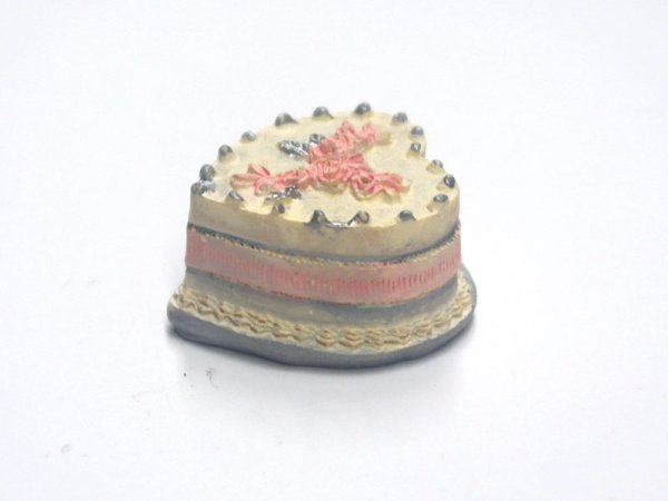 1/12サイズのドールハウス用ミニチュアハート　ケーキです