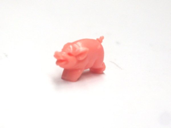 1/12サイズのドールハウス用ミニチュアブタの置物です