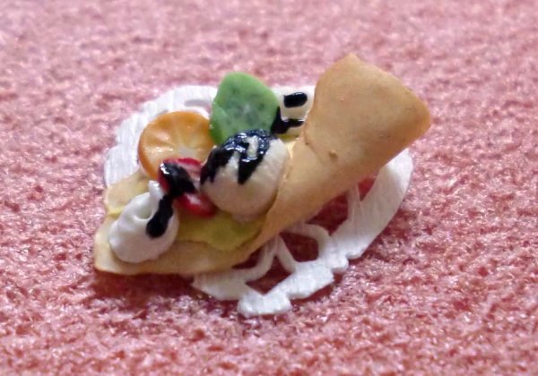 ミニチュア 1/12スケールクレープ　A　ドイリー付